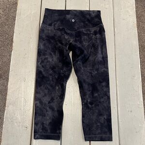 Lululemon Align Crop 21" *Diamond Dye
Diamond Dye Pitch Grey Graphite Grey 8